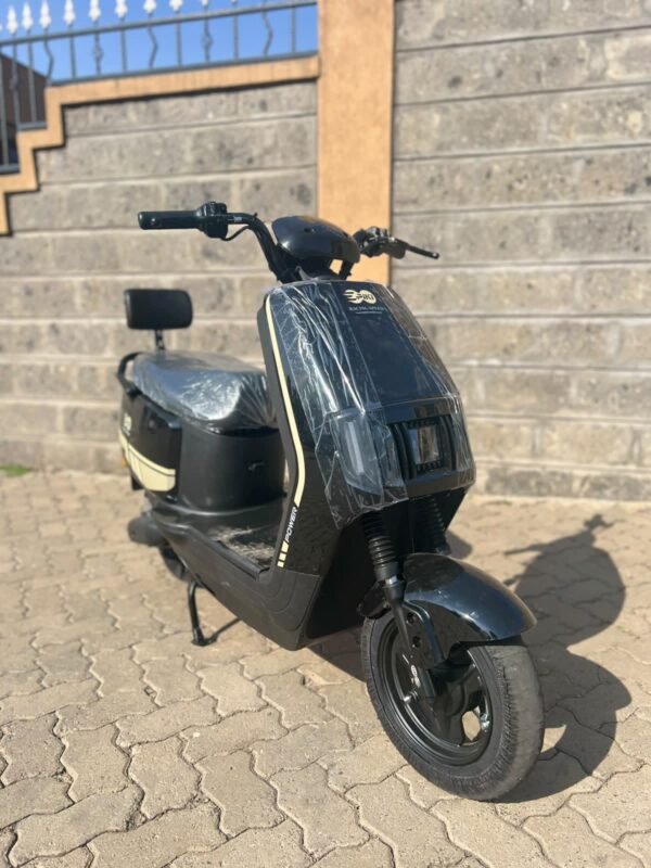N8 Smart Urban Electric Moped – 60V 20Ah Battery, 2000W Engine & Passenger Backrest