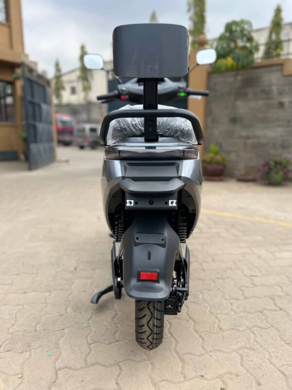 N9 Modern Urban Electric Moped – 72V 20Ah Battery, 2000W High-Torque Engine